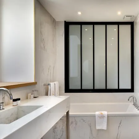 Отель Alexandra Palace - La Maison Younan