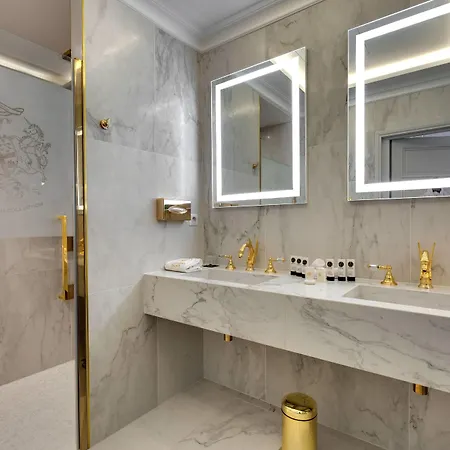 Отель Alexandra Palace - La Maison Younan