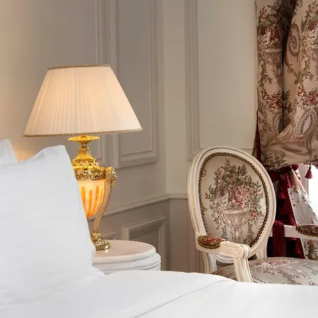 Alexandra Palace - La Maison Younan 5* Mazieres-en-Gatine