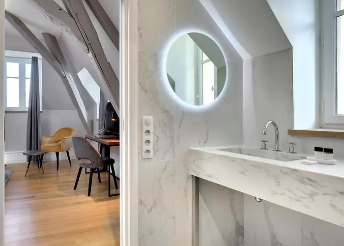 Alexandra Palace - La Maison Younan 5* Mazieres-en-Gatine