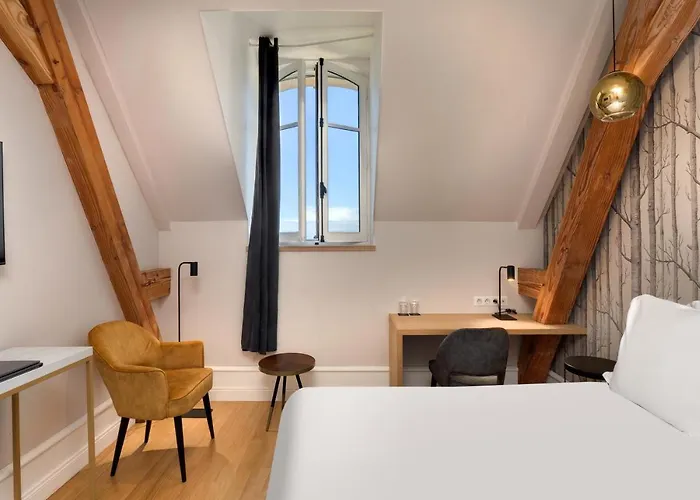 Alexandra Palace - La Maison Younan