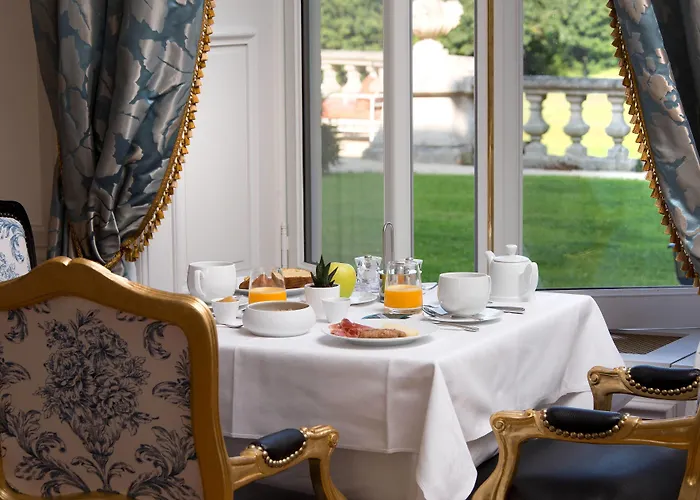 Alexandra Palace - La Maison Younan 5* Mazieres-en-Gatine