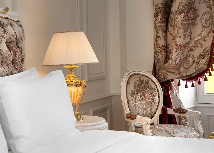 Alexandra Palace - La Maison Younan 5* Mazieres-en-Gatine